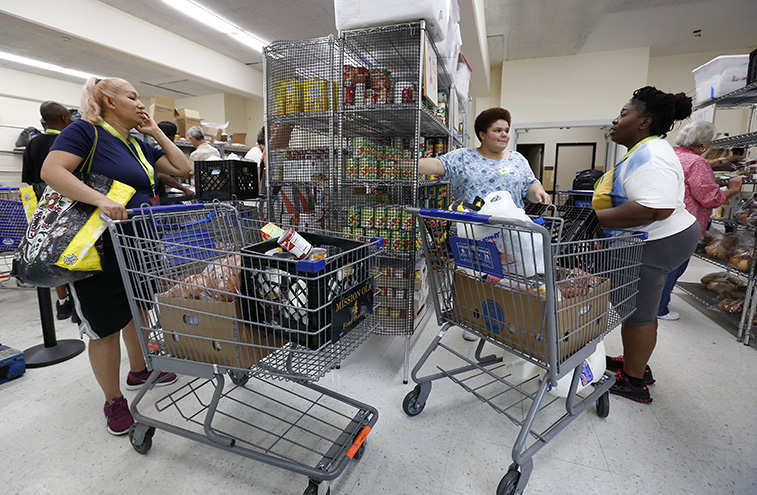 Food Pantries Help Others During Holiday Season Chicagoland